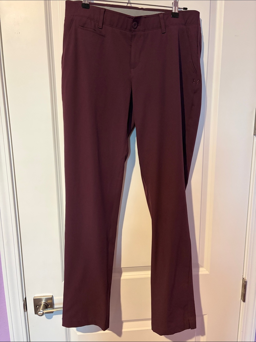 NWOT! Under Armour Women’s Burgundy Performance Pants. Size 10
